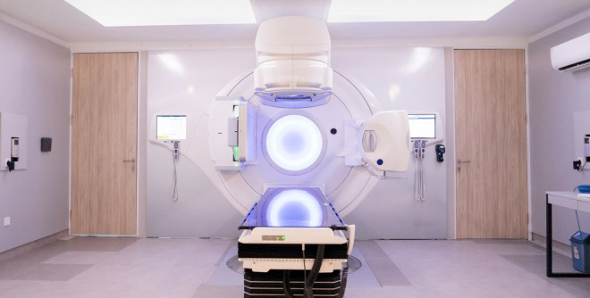 Fasilitas yang tersedia mencakup radioterapi dengan LINAC Versa HD™ yang memungkinkan terapi radiasi lebih tepat sasaran dengan berbagai teknik dalam satu perangkat (one-stop radiotherapy) Dok. Ist