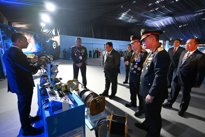 ​Presiden Prabowo Tinjau Pameran Bhayangkara, Tegaskan Kemandirian Industri Keamanan