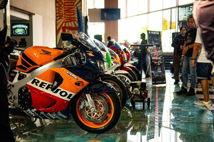 Rayakan Ikon Motor Jepang Era 80 dan 90-an, Ini yang Dilakukan Repsol