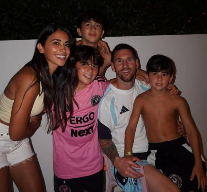 Di Tengah Perburuan Gelar Piala Dunia 2026, Messi Pulang ke Pelukan Keluarga, Antonela: Bersama Lagi
