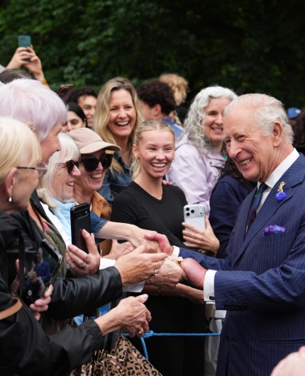 Gaji 1 Miliar! Istana Buckingham Buka Lowongan Videografer, Cek Syarat dan Cara Daftarnya