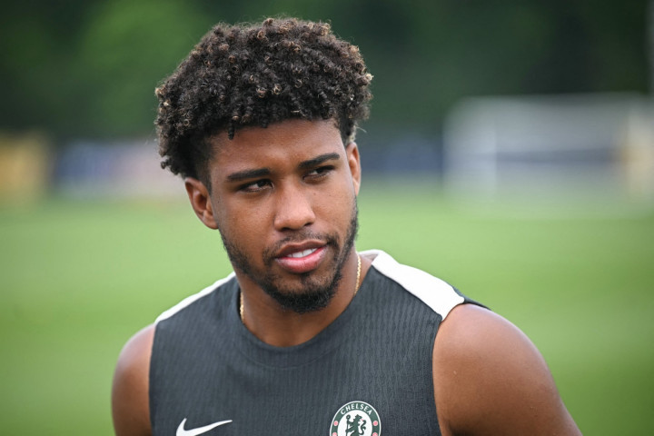 Manchester United Resmi Boyong Andrey Santos dari Chelsea dengan Harga 1,2 Triliun