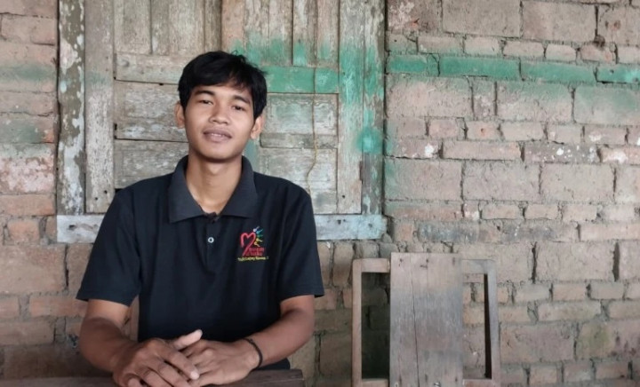 Cinta Peternakan Sejak Kecil, Anak Penjual Keripik Pisang Ini Lolos Fapet UGM dan Kuliah Gratis