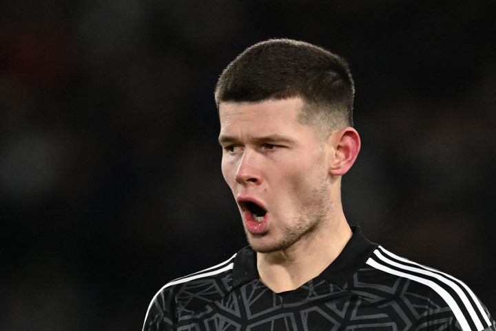 Meslier Tinggalkan Leeds dan Resmi Gabung Arsenal