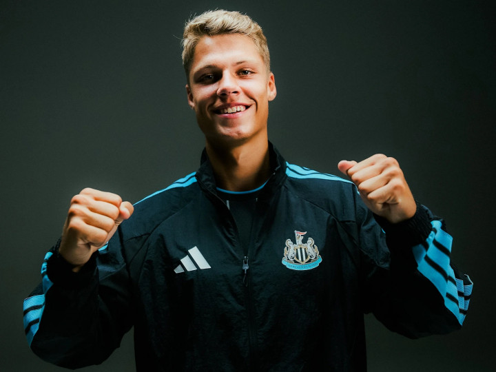 Newcastle Datangkan Gelandang Ajax sebagai Pengganti Tonali