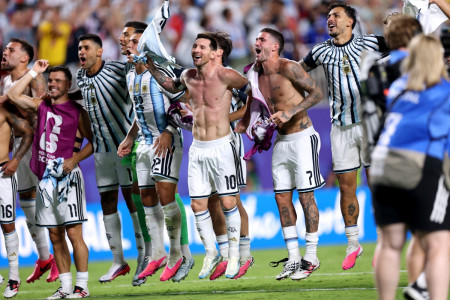 Hasil Argentina vs Swiss: Gol Alvarez dan Lautaro Antar Albiceleste ke Babak Semifinal