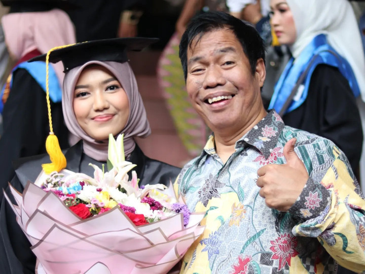 Sebelum Meninggal, Komedian Temon Sempat Rayakan Wisuda Cumlaude Anaknya