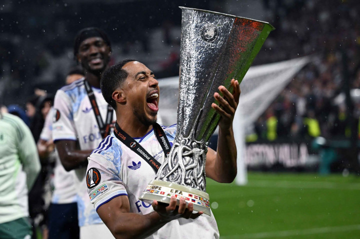 Manchester United Segera Rampungkan Transfer Youri Tielemans dari Aston Villa