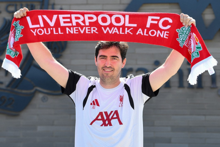 Iraola Masih Butuh Lebih Banyak Pemain di Liverpool