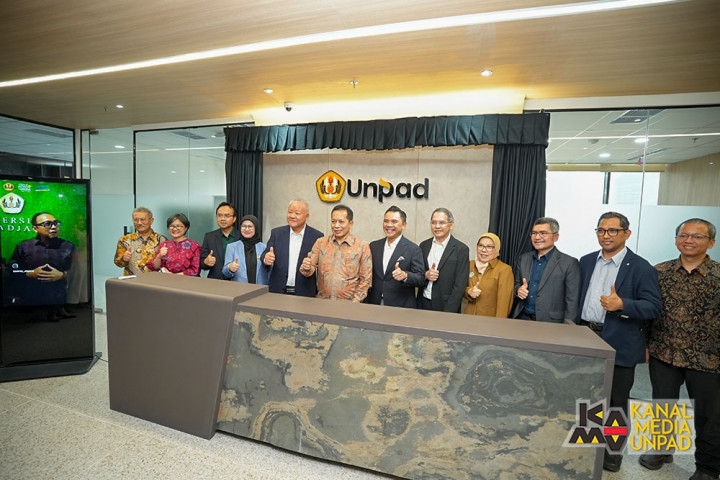 Pekerja Mau Kuliah Lagi? Unpad Buka Kampus Jakarta Program S2 Hybrid Lho!