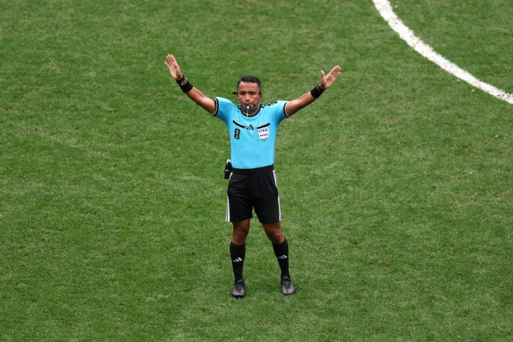 Wasit Viral Piala Dunia 2026 Kembali Beraksi! FIFA Percayakan Semifinal Prancis vs Spanyol kepada Ivan Barton