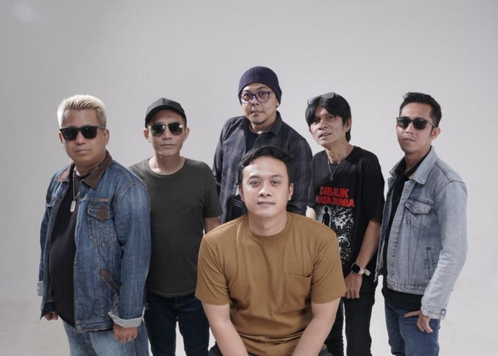 JUKE Bawa Pop Rock Indonesia Era 2000-an di EP Perdana