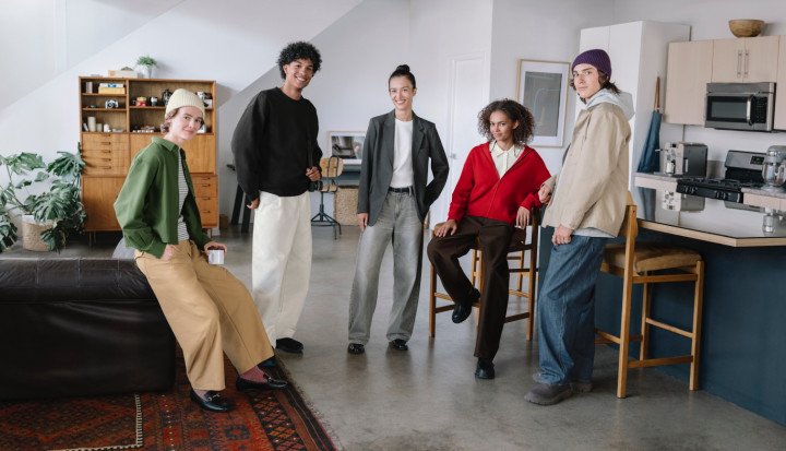 Barrel Pants Jadi Tren, Kenali Perbedaannya Berdasarkan Material