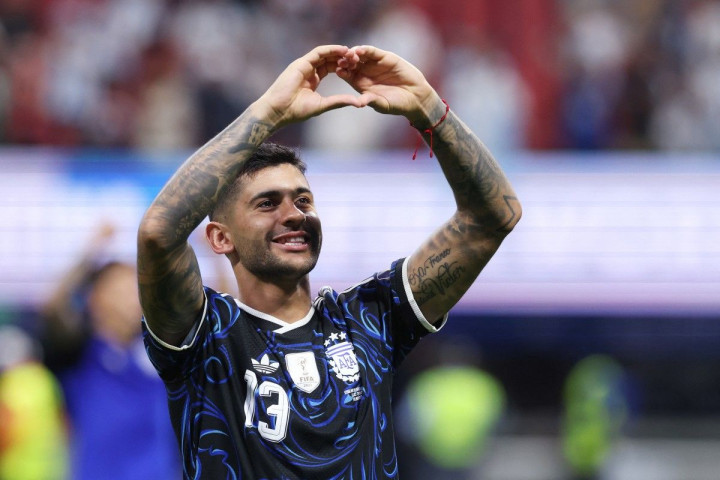 Gary Neville Balas Sindiran Cristian Romero: Argentina ke Final Piala Dunia 2026 karena Lionel Messi, Bukan Bek Tengah