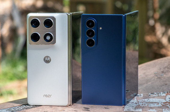 Motorola Razr Fold vs Samsung Galaxy Z Fold7, Mana yang Lebih Layak Dipilih?