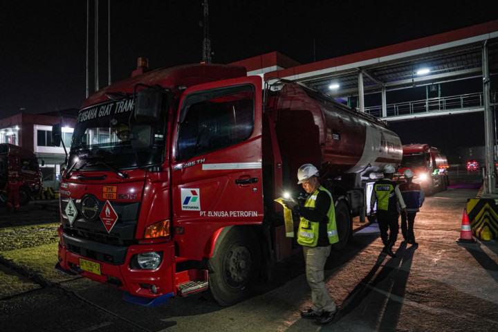 Pertamina Pastikan Armada Mobil Tangki Tetap Beroperasi, Pasokan BBM Aman