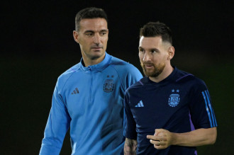 Scaloni Puji Messi yang Gendong Argentina di Usia Senja