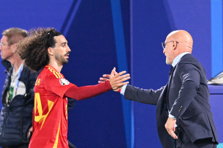 Nazar Nyeleneh Cucurella kalau Juara Dunia: Pensiun Dini hingga Tato Wajah Pelatih