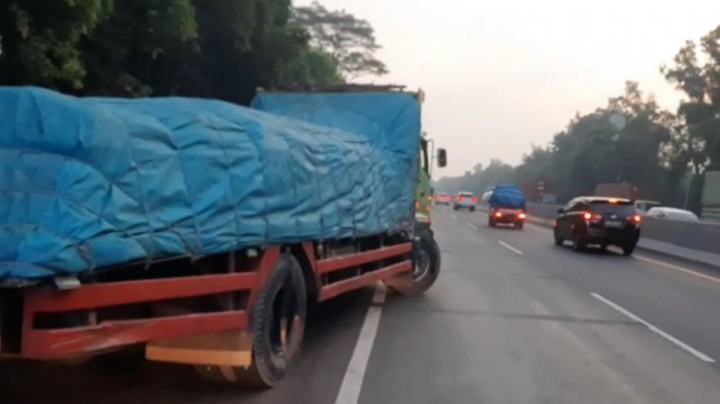 Jangan Istirahat di Bahu Jalan Tol, Beresiko Kecelakaan dan Sanksinya