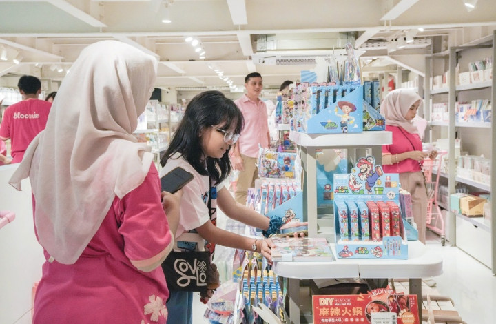 Buat yang Suka Berburu Barang Lucu, Destinasi Belanja di Asemka Ini Wajib Masuk Wishlist