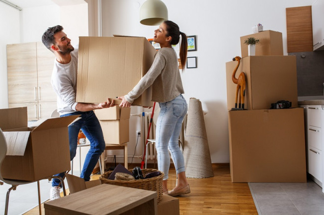 Kesalahan yang terjadi saat buru-buru pindah rumah. Foto: Freepik