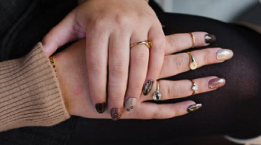 4 Inspo Nail Art Marmer yang Bikin Jemari Kamu Auto Fancy