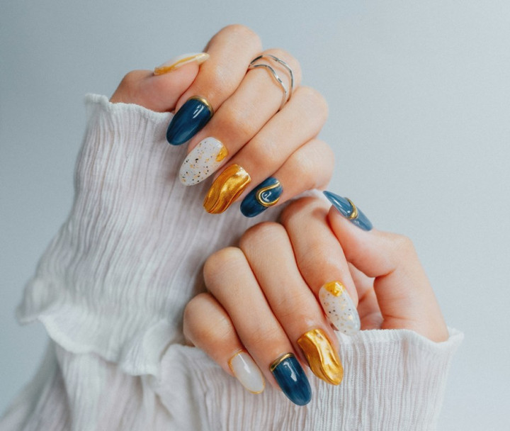 4 Inspo Nail Art Marmer yang Bikin Jemari Kamu Auto Fancy