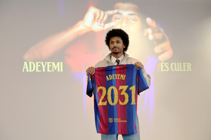 Adeyemi Resmi Berseragam Barcelona Hingga 2031