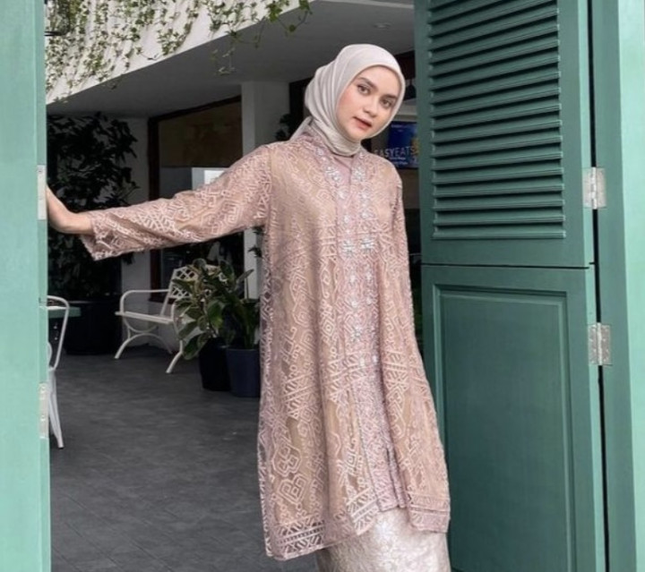 Top Berita Gaya: Inspirasi Outfit Kondangan hingga Intip Pesona Hijab Syar'i Ayu Pratiwi