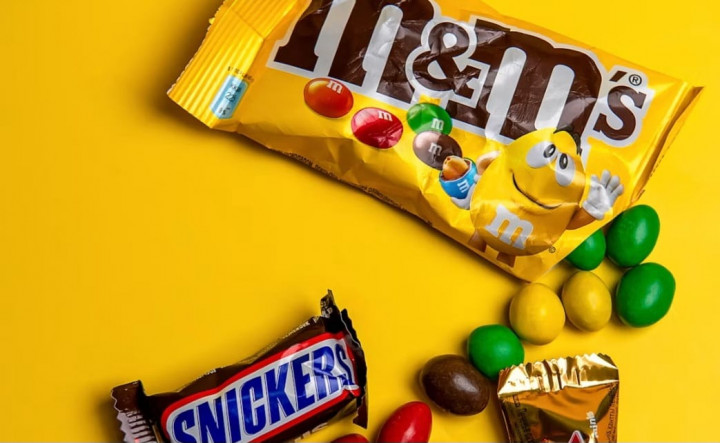 Pembuat M&M's dan Snickers Bakal PHK Ratusan Karyawan