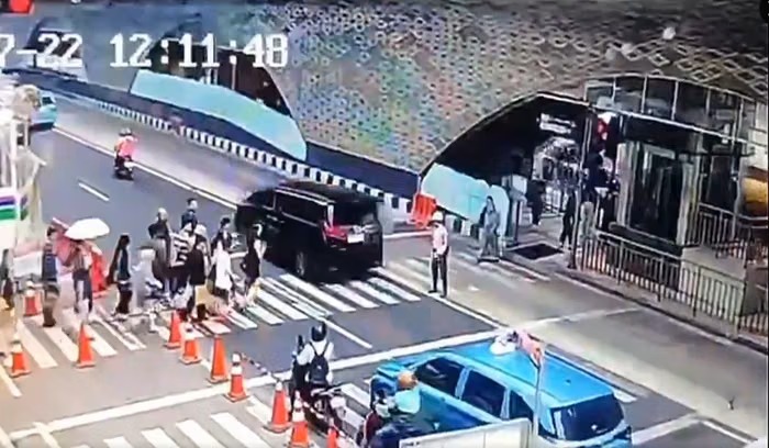 Terungkap, Ini Sosok Pemilik Alphard Viral yang Terobos Lampu Penyeberangan