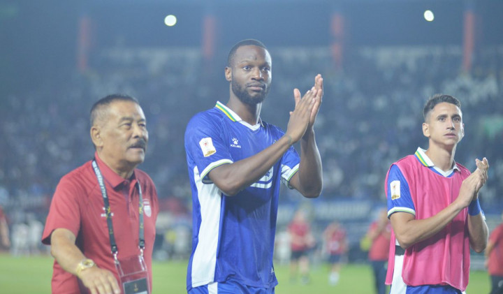 Debut Manis Gabriel Mutombo di Persib Bandung, Clean Sheet dan Atmosfer Bobotoh Bikin Terpukau