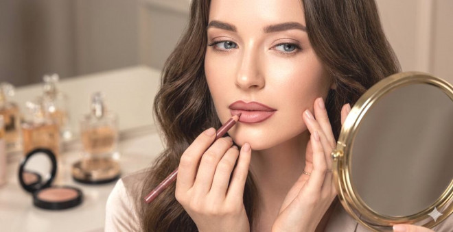   Ini deretan lipstik nude lokal paling juara buat dipakai daily.  (Foto: Ilustrasi/Dok. Generate AI)
