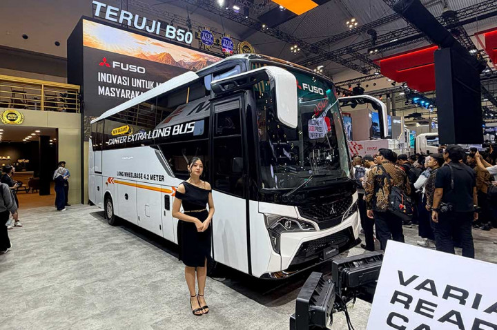 Fuso Boyong Canter Extra Long Bus di GIIAS 2026