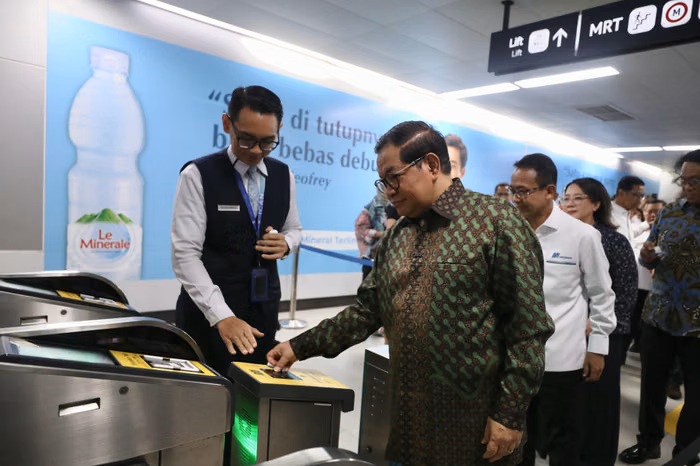 MRT Jakarta Kini Bisa Dibayar Pakai Kartu Kredit