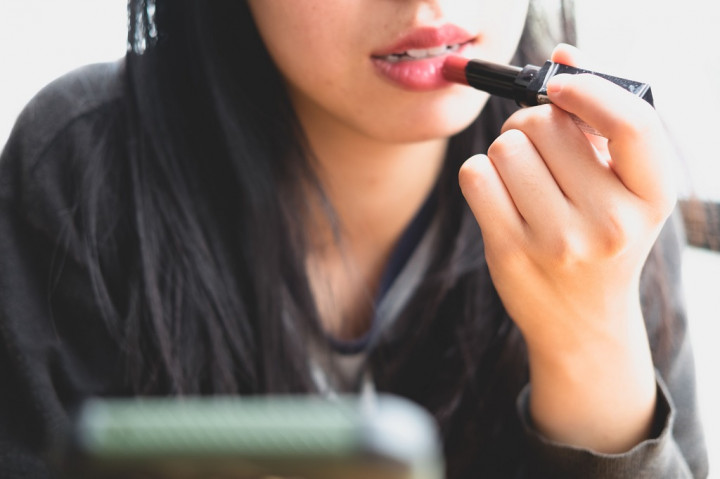 The Hydrating & Long-Wear Guide! Pilihan Lipstik Lembap yang Tahan Lama