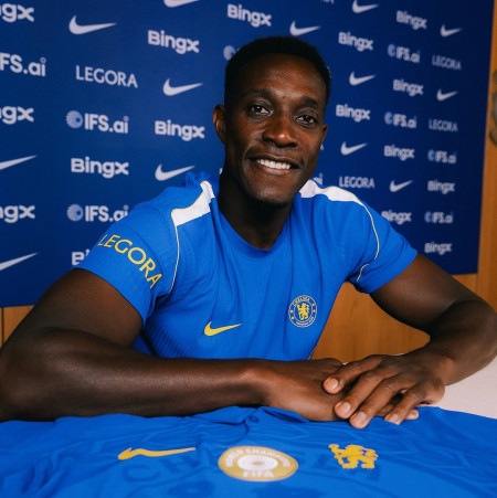 Danny Welbeck Resmi Gabung ke Chelsea dengan Kontrak Dua Tahun