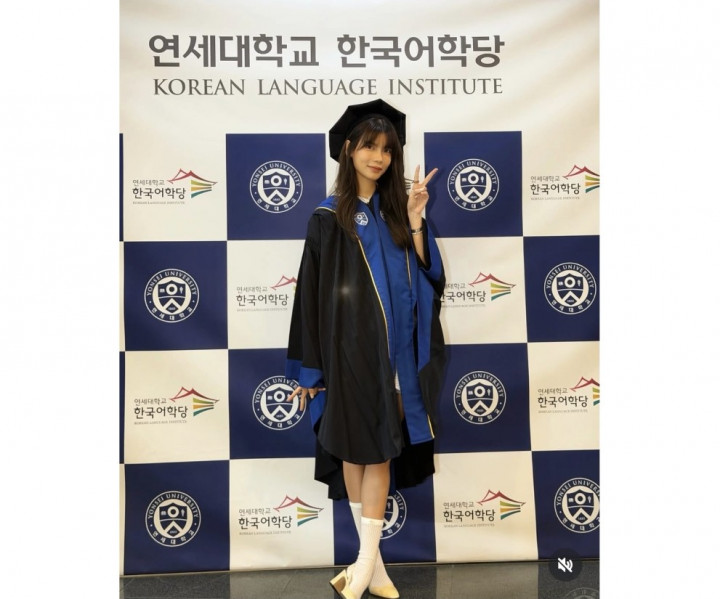 Sabrina Chairunnisa Rayakan Kelulusan dari Yonsei University, Tepis Kritik dengan Prestasi
