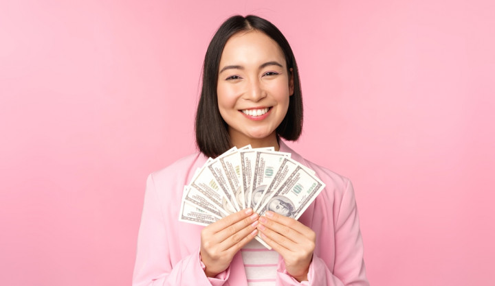 Deretan Shio yang Dompetnya Lagi 'Badai', Awas Kalap Belanja!