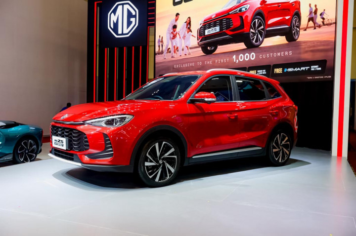 MG ZS Hybrid+, SUV Hybrid Cerdas yang Menjawab Dilema Mobil Listrik atau Bensin
