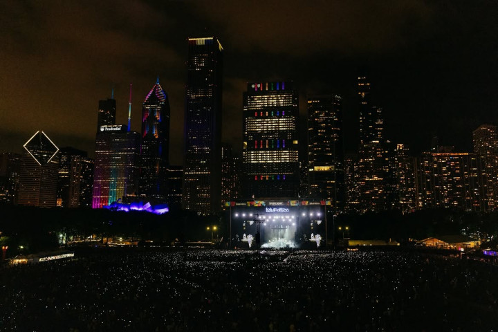 Idih! Viral Penonton Lollapalooza Oper-oper Kantong Berisi Urine di Tengah Konser
