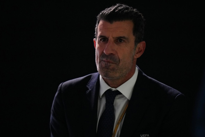 Luis Figo Desak Gianni Infantino Mundur dari Jabatan Presiden FIFA