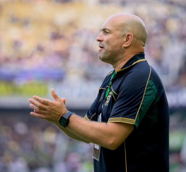 Bernardo Tavares Pastikan Persebaya Tampil Maksimal Hadapi Persib di Final Piala Presiden