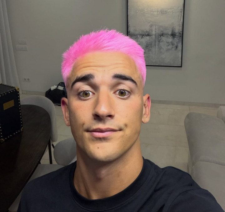 Gavi Tepati Janji, Cat Rambut Pink Usai Spanyol Juara Dunia