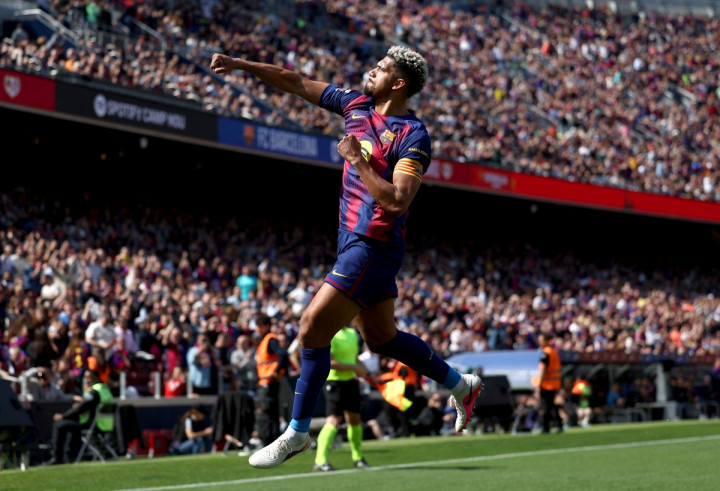 Liverpool Pinjam Ronald Araujo dari Barcelona dengan Opsi Permanen Rp1 Triliun