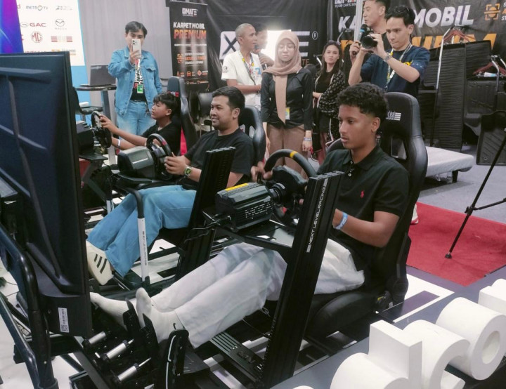 Pembalap Formula 4 Qarrar Firhand Jajal Medcom Racing Challenge di GIIAS 2026