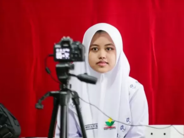 Kenapa Background Foto KTP Ada yang Merah dan Biru? Ini Penjelasan dan Aturannya