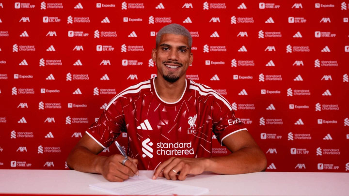 Liverpool Resmi Rekrut Ronald Araujo dari Barcelona dengan Status Pinjaman