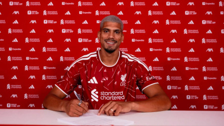 Liverpool Resmi Rekrut Ronald Araujo dari Barcelona dengan Status Pinjaman