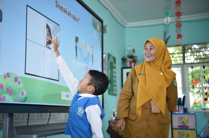 Profesi Paling Dipercaya dan Tidak Dipercaya Warga +62: Guru Nomor 1, Politisi Nomor Berapa?
